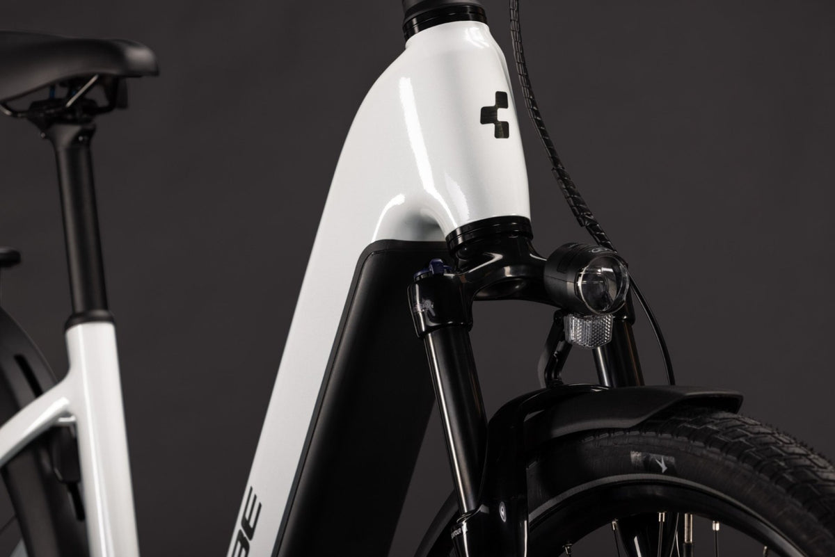Cube Touring Hybrid One 600 Dames 2027