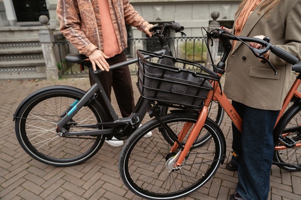 Cortina elektrische fietsen in de stad