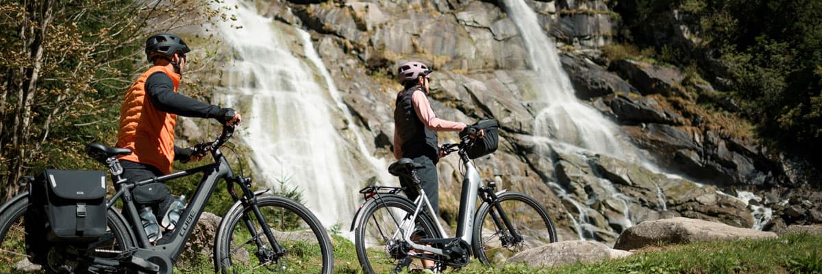 Cube E Bikes bij waterval