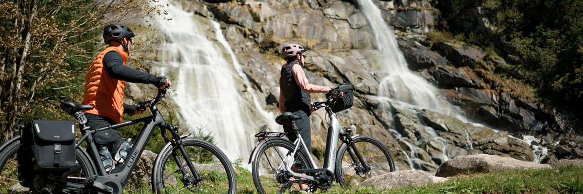 Cube E Bikes bij waterval